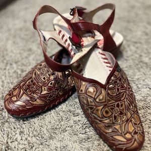 Pikolinos Floral Leather women’s shoes
